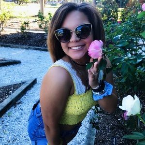 Meet your Posher, Sierra